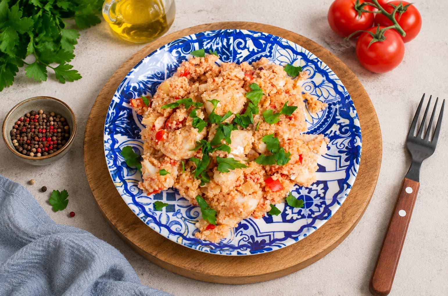 Кус-кус с рыбой и томатами
